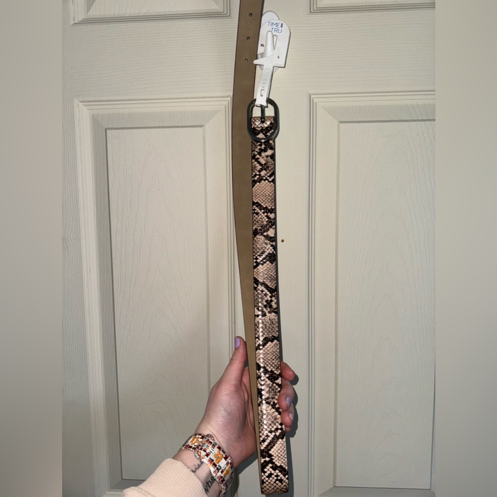 Time and Tru snake skin belt black and cream - Picture 3 of 5